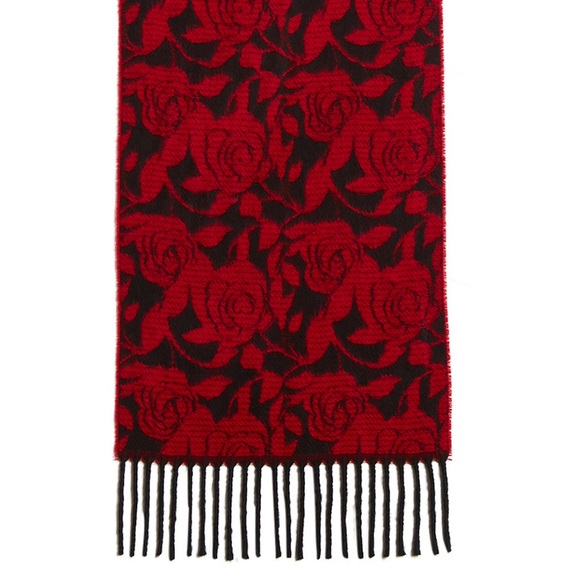 New Steve Madden mid weight rose muffler scarf wrap Christmas 🎁 birthday red - Picture 1 of 4
